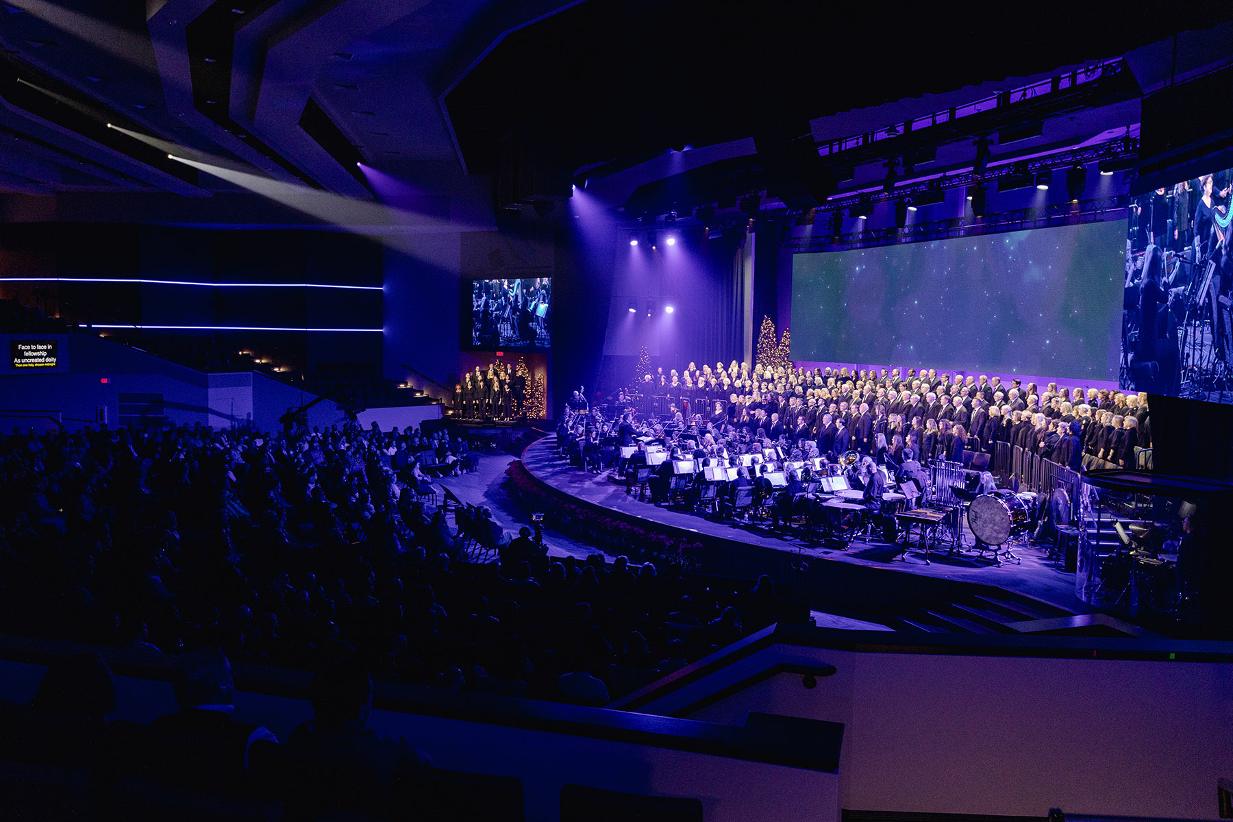 Brentwood Baptist Church Chooses Modernizes its Sanctuary